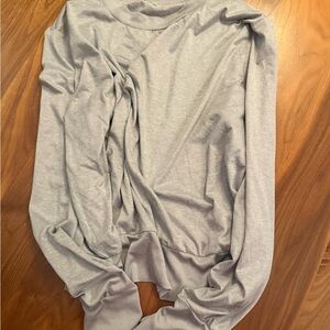 Vuori Women’s Light Gray top